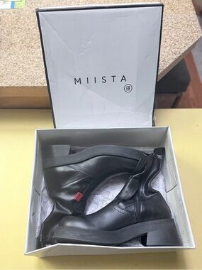 Miista Oliana Black
Leather Ankle Boots EU
40 US 9.5 NEW Retail
$215